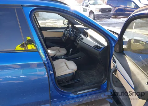 2016 BMW X1 xDrive28I из США, поврежденный, VIN WBXHT3C39G5E55126